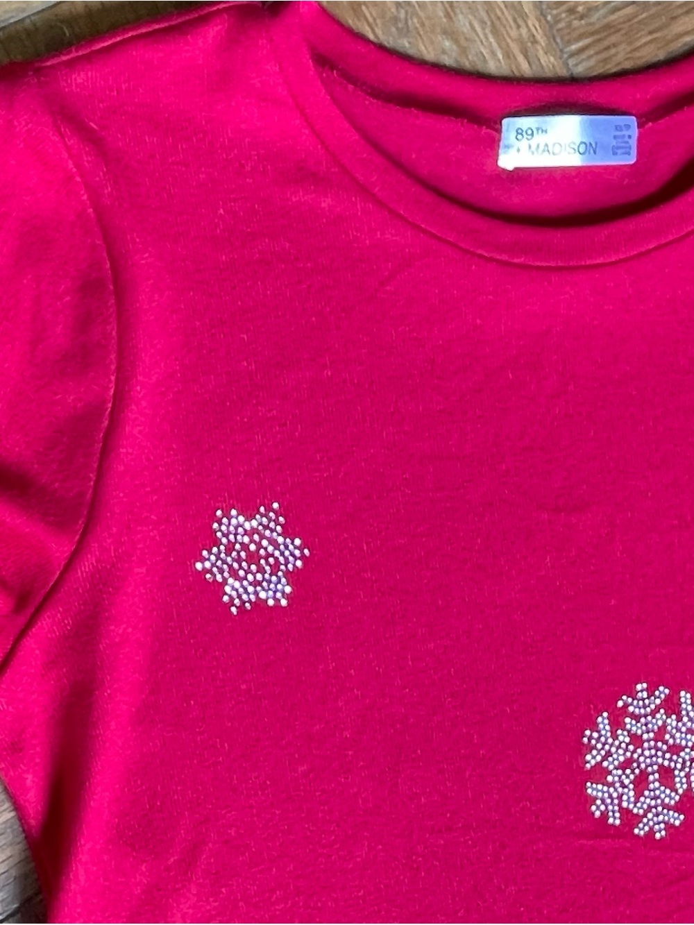 Red comfy red long sleeve shirt XS with sparkling rhinestones snowflakes - Picture 2 of 5